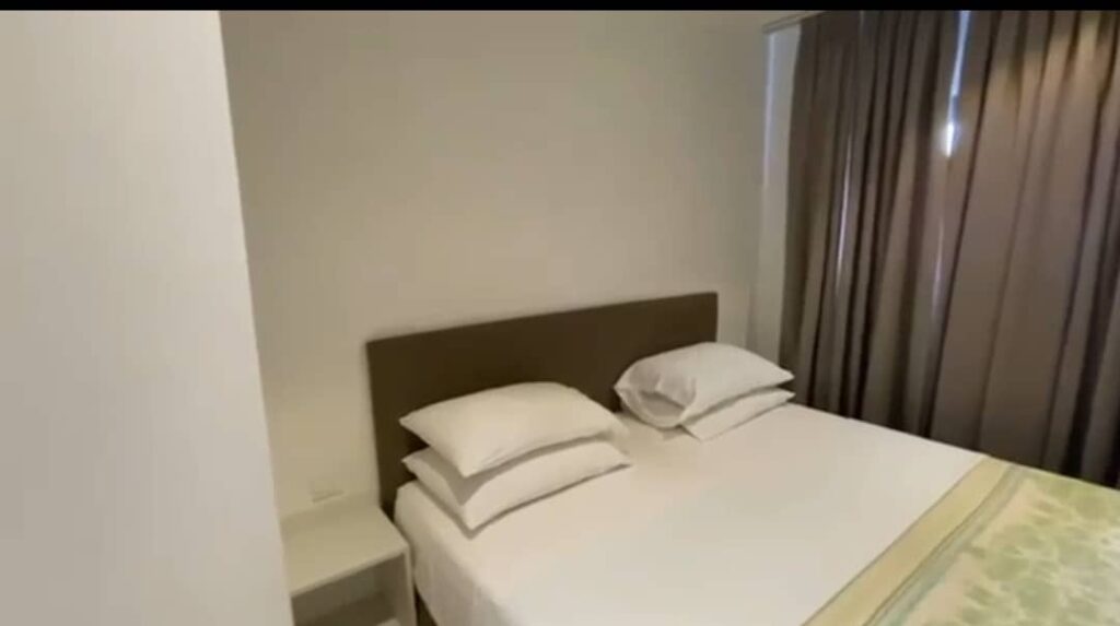 1 Bedroom long stay at Labone
